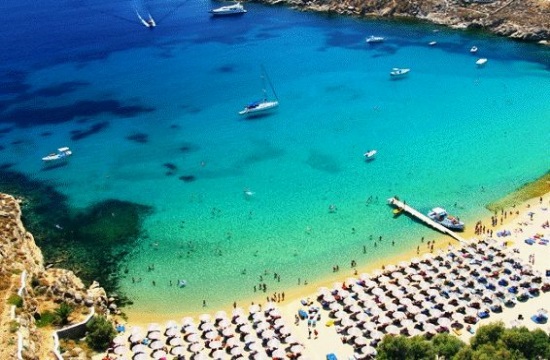 Tourism | What's happening in Mykonos and Santorini this year?