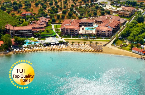 35 Greek hotels among TUI Holly and TUI Top Quality 2016 award winners