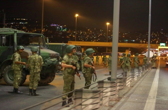 Turkey formally requests extradition of putschist officers by Greece