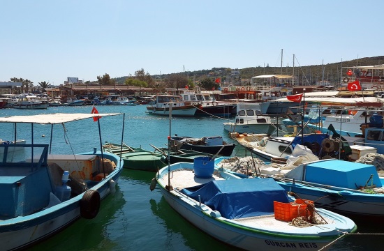 Daily Sabah: Greeks tourists flock to Aegean town of Ayvalık for smart shopping