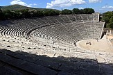 “Bacchae” take the stage at Epidaurus Ancient Theater in Peloponnese