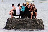 Media report: New Zealanders build island to avoid alcohol ban