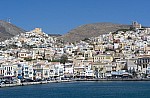 Plakiotakis, who is touring the island of Naxos, wished everyone a good summer but underlined that a good summer was a safe summer and urged everyone to wear face masks when traveling by ferry