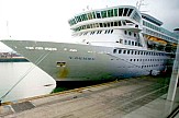 Gastroenteritis outbreak among hundreds of luxury cruise passengers