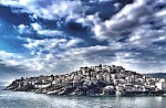 Italian blogger Celine Da Costa included Santorini among slightly overrated European destinations