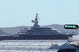 $450 million super luxury yacht Luna with 9 decks and 2 helipads anchors in Mykonos (video)