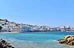 Platis Gialos, and Mykonos in general, is known as a luxurious area, with many bars and restaurants that charge a high price for their goods