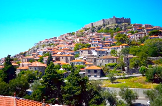 Ντοκιμαντέρ για τα Ελγίνεια Μάρμαρα και γυρίσματα στη Λέσβο από τη Μιμή Ντενίση