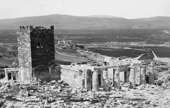 Ο άγνωστος γιγάντιος Πύργος στην Ακρόπολη που δεν υπάρχει πια