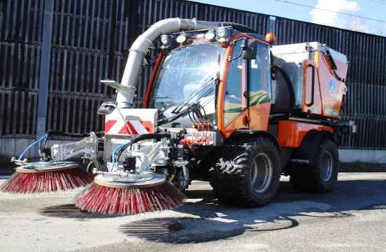 Πολυμηχάνημα καθαριότητας στο Δήμο Οροπεδίου