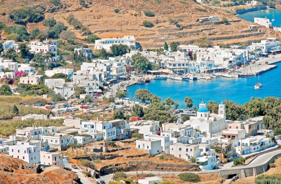 Στην Αμερική σαν Πήγα: Γυρίσματα στην Αμοργό για τη ζωή του θρυλικού μουσικού Γιώργου Κατσαρού
