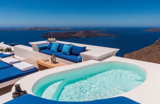 Το Iconic Santorini στα καλύτερα νέα ξενοδοχεία για το 2015