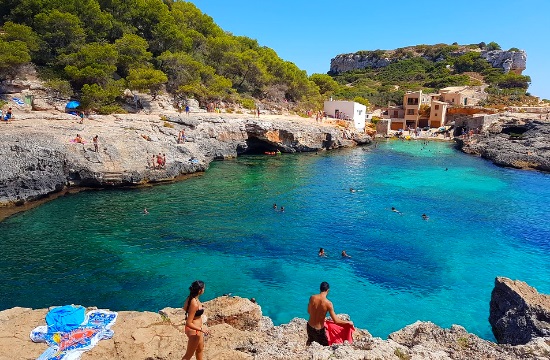 Τέλος το κάπνισμα σε 3 παραλίες της Μαγιόρκα