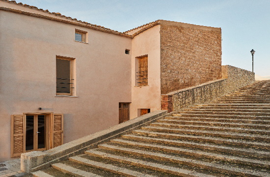 Airbnb: Δωρεάν διαμονή για ένα χρόνο στη Σαμπούκα της Σικελίας