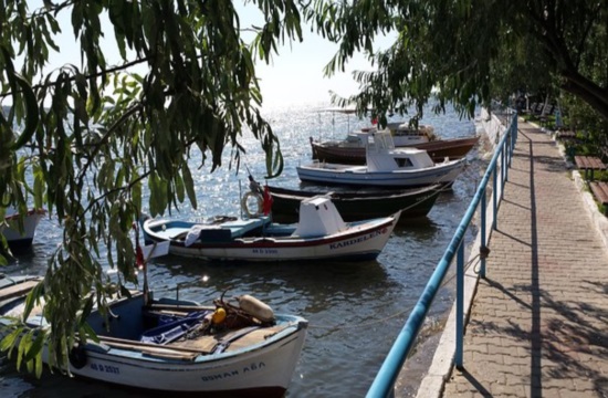 Αλιευτικός τουρισμός με ψαροκάικα