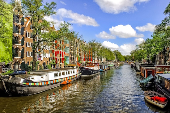 Υπερ-τουρισμός | Πλαφόν στον ετήσιο αριθμό διανυκτερεύσεων στο Άμστερνταμ - stop στην αύξηση των κλινών