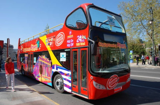 Πειραιάς-Αθήνα με λεωφορεία ανοικτού τύπου αστικής περιήγησης