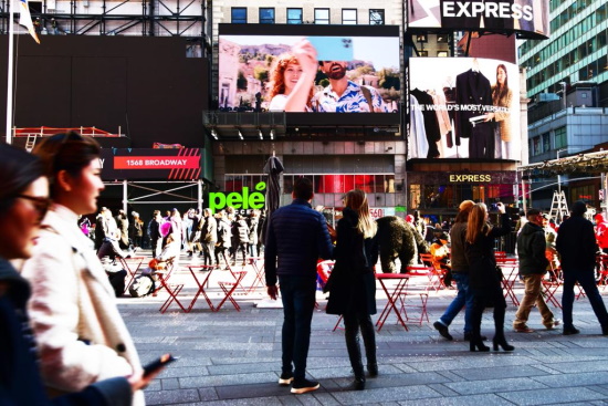 Καμπάνια του Δήμου | H Αθήνα «ταξίδεψε» στην Times Square του Μανχάτταν και στο Μετρό του Λονδίνου (video)