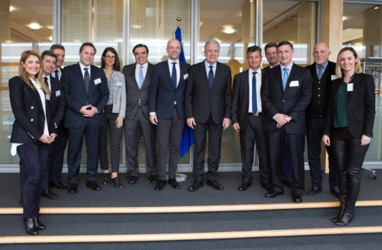 ΣΕΤΕ: Γεύμα εργασίας Γ. Ρέτσου με τον Επίτροπο Δ. Αβραμόπουλο στις Βρυξέλλες