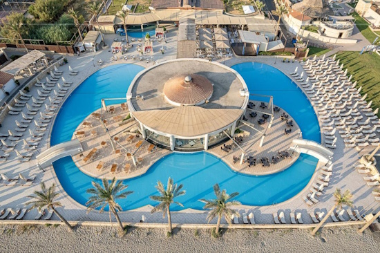 Caldera Beach | Θετική γνωμοδότηση για ΜΠΕ κατόπιν ενοποίησης δύο ξενοδοχείων