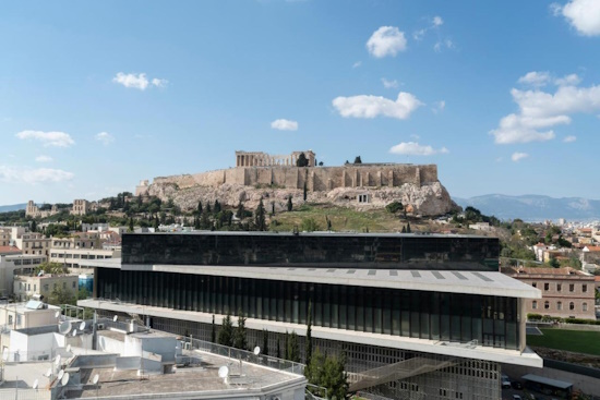 Υπουργείο Τουρισμού | Σφράγιση τμήματος του Ξενοδοχείου Cocomat Athens BC