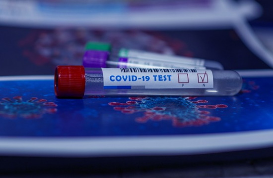 Έρευνα: Μηδενική η χρησιμότητα των τεστ στη μείωση διασποράς των παραλλαγών COVID