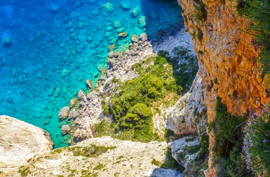 TripAdvisor: Κρήτη, Ρόδος και Σαντορίνη στους 10 top κοντινούς προορισμούς των Βρετανών