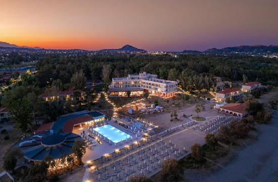 HIP και Domes Resorts | Άνοιξε το ξενοδοχείο Domes Aulūs Zante μετά την ανακαίνιση