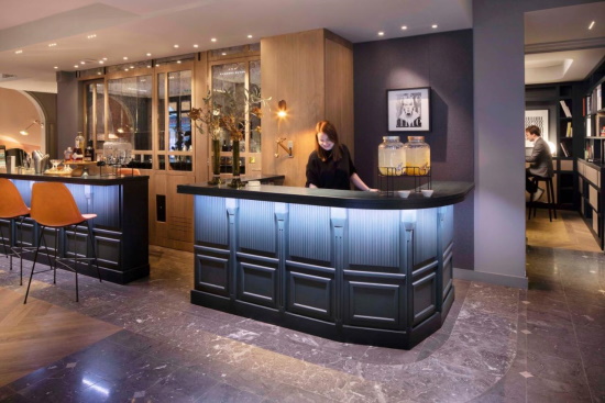 To περιοδικό μόδας Elle άνοιξε το πρώτο του ξενοδοχείο στο Παρίσι με εντυπωσιακό σχεδιασμό (φωτό)