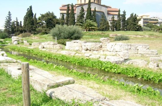 Το θαμμένο ποτάμι της Αθήνας που περνούσε δίπλα από την Ακρόπολη
