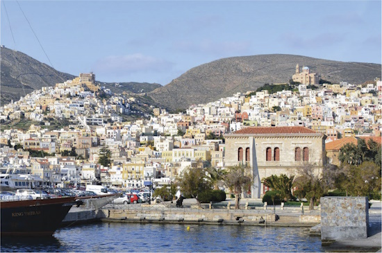 Ερμούπολη: Διαγωνισμός για τη μίσθωση πρώην καφετέριας επί της πλατείας Μιαούλη