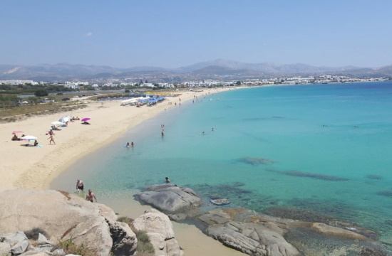 Μία από τις πιο διάσημες και μεγαλύτερες παραλίες της Ελλάδας