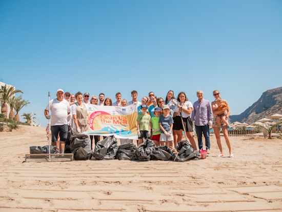 «Clean up the MED 2024»: Η δράση που έγινε θεσμός για το Fodele Beach & Water Park Holiday Resort