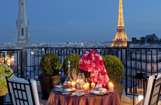 Τα ακριβά σπίτια της Airbnb απειλούν τα ξενοδοχεία πολυτελείας στο Παρίσι