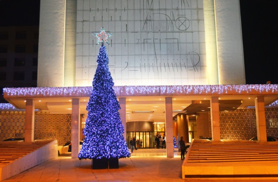 Hilton Αθηνών: Εορταστικά μενού και υπηρεσίες σπα για τα Χριστούγεννα