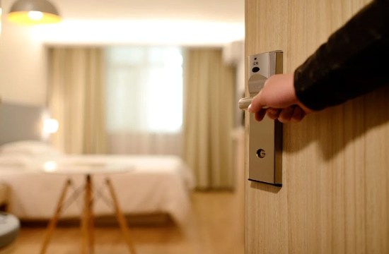 ΕΛΣΤΑΤ: +5% οι διανυκτερεύσεις στα ξενοδοχεία, κάμπινγκ και ενοικιαζόμενα δωμάτια το Μάρτιο