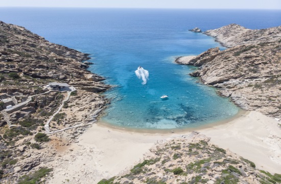 Πρωτότυπη καμπάνια της Ίου για το φετινό κάλεσμα των τουριστών