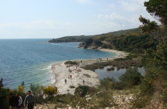 Άδειες για 2 πλωτές εξέδρες σε Κέρκυρα και Τραγάνα