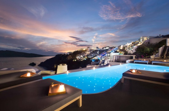Katikies Hotel: Καλύτερο ξενοδοχείο στην Ελλάδα και ανάμεσα στα κορυφαία του κόσμου