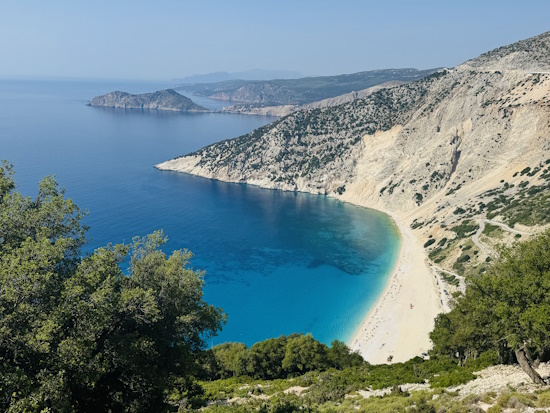 Κεφαλονιά: Οδηγός για το νησί των αντιθέσεων