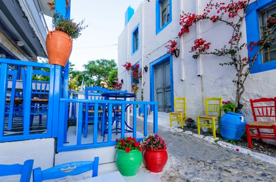 DERTOUR: Ισχυρή ζήτηση για Ελλάδα το 2024 – Οι 5 ταξιδιωτικές τάσεις που θα χαρακτηρίσουν τη νέα σεζόν