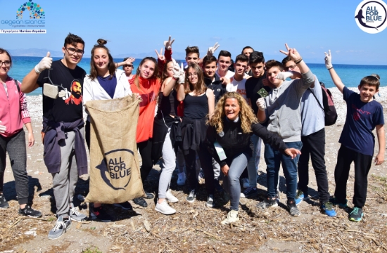 Ρόδος: 223 κιλά σκουπίδια απομάκρυναν μαθητές και δύτες από την παραλία Κρεμαστής