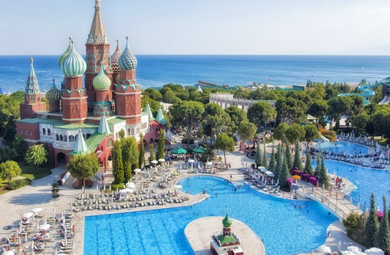 2 εκατ. Ρώσοι τουρίστες έδωσαν ζωή αυτό το καλοκαίρι στην Αττάλεια