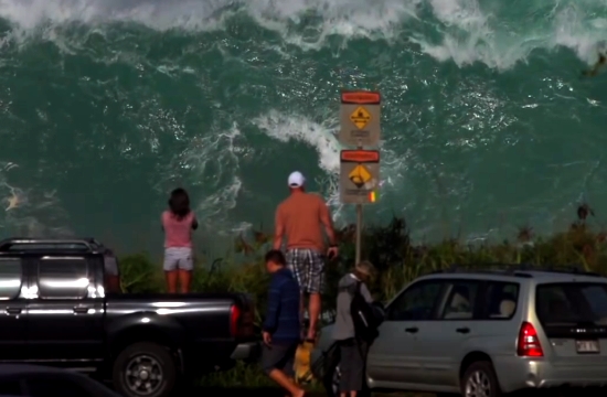 Εντυπωσιακά κύματα… 12 μέτρων κατέγραψε κάμερα στη Χαβάη