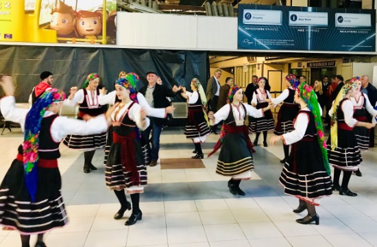 Υποδοχή στους Φινλανδούς τουρίστες στη Ρόδο για τον Μαραθώνιο
