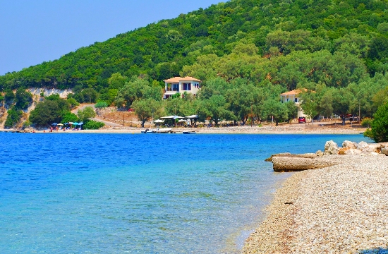 Τουριστικά καταφύγια σε Ανάφη, Κόρινθο, Αλόννησο και Μεγανήσι