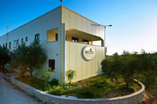 Δύο νέες βεβαιώσεις για επισκέψιμα ελαιοτριβεία και μία για επισκέψιμο οινοποιείο
