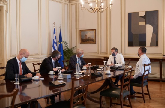 Συνάντηση Μητσοτάκη με ανώτατα στελέχη της Fraport και της Fraport Greece