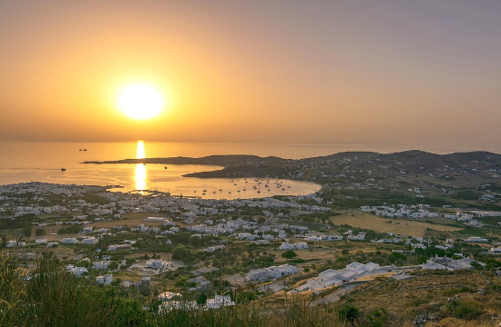The Sun: Το ελληνικό νησί που έχει γίνει η... νέα, προσιτή Μύκονος, για τους Βρετανούς