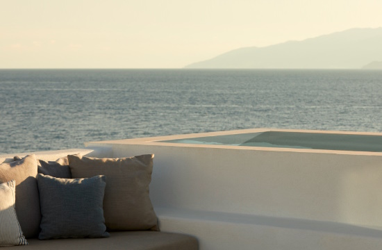 Conde Nast Traveller: Αυτά είναι τα καλύτερα ξενοδοχεία της Πάρου για το 2023